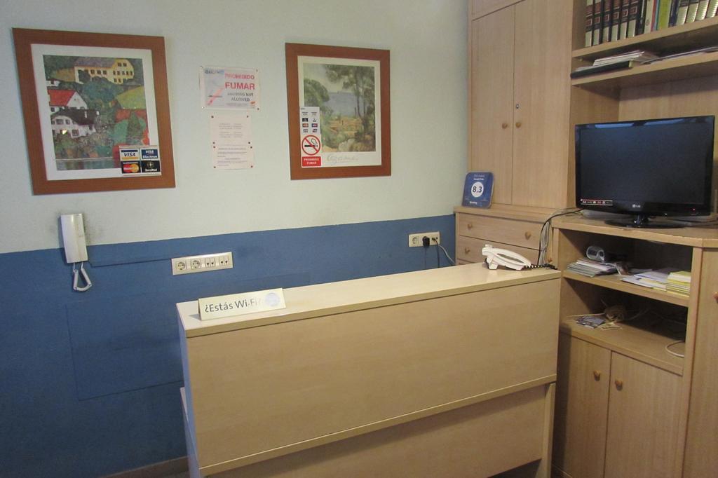 Hostal Prim Madrid Bagian luar foto